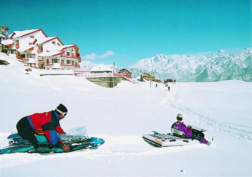 Clifftop Club Auli Joshīmath Exterior foto